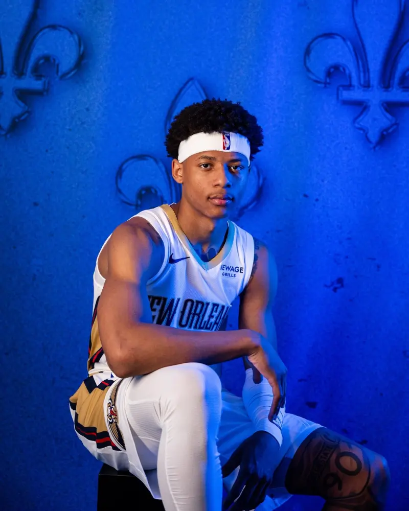 鹈鹕官方ins晒出今年新秀定妆照：费尔斯，奎因入镜