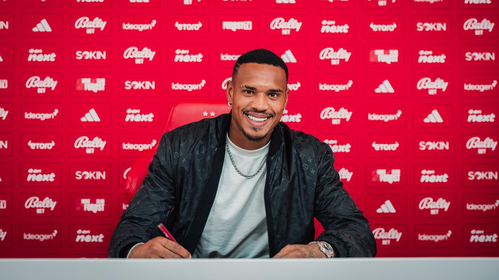 球天下-官方：诺丁汉森林签下博塔弗戈门将约翰-维克托，签约3年