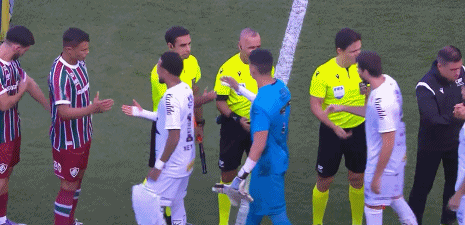 球天下体育-半场：桑托斯0-0弗鲁米嫩塞，吉列尔梅进球被吹，双方0射正