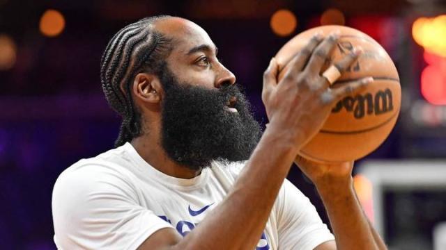 服软！哈登重返76人进行训练 揭幕战仍将缺席